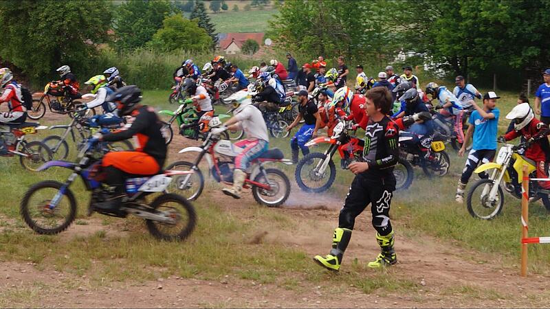 Beim &bdquo;Mofacross der Nationen&ldquo; ging es an Pfingsten auf der &bdquo;Bramberger Alm&ldquo; zur Sache.