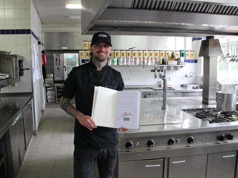 Küchenchef Tim Lindenau ist wie Patrick Schuhmann ein Rückkehrer im Hotel Ullrich. Beide haben hier ihre Ausbildung absolviert.