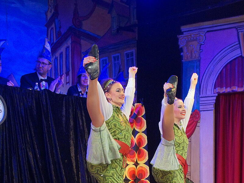 Die Funkenmariechen Lea und Anne