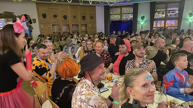 Blick in die Reihen der fast 300 Besucher, die sich bei der Safaritour mitgenommen f&uuml;hlten.