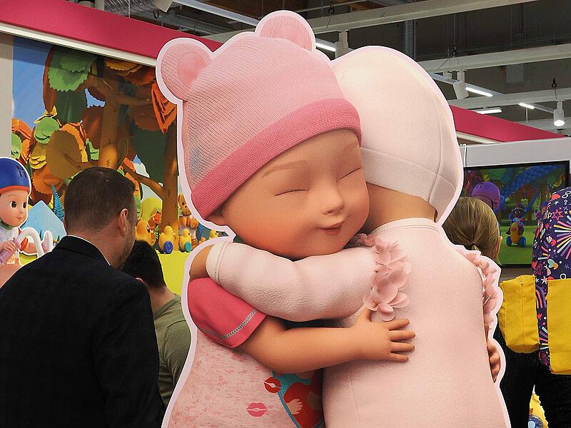 MGA Zapf Creation ist de R&ouml;dentaler Hersteller rund um die Puppe. Baby Born ist die Marke f&uuml;r die junge Puppenmutter.