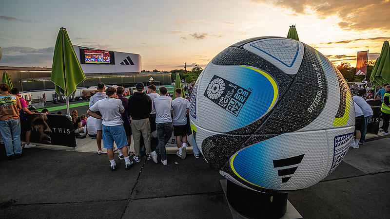 Public Viewing Deutschland gegen Schweiz in Herzogenaurach