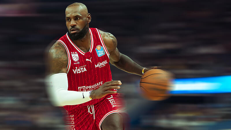 LeBron James im Trikot der BMA365 Bamberg Baskets? Ein Gedankenspiel, mit dem sich Sportredakteur Nikolas Pfannenmüller auseinandersetzt. LeBron James im Trikot der BMA365 Bamberg Baskets (Fotomontage) ? Ein Gedankenspiel, mit dem sich Sportredakteur Nikolas Pfannenmüller auseinandersetzt.