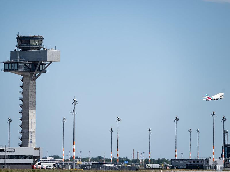 Luftverkehr am Berliner Flughafen Luftverkehr am Berliner Flughafen