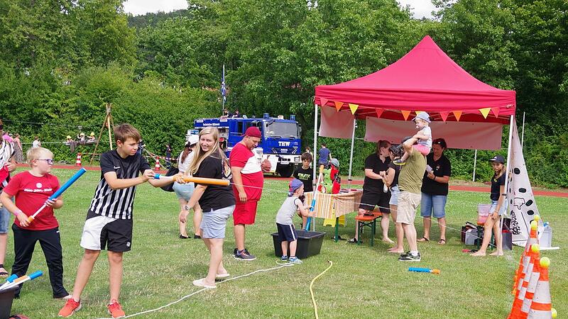 Am Sonntag ging das Kreisspielfest in eine neue Runde. Die Sportanlagen des Schulzentrums verwandelten sich dabei in einen großen Spielplatz für Junge und Junggebliebene.