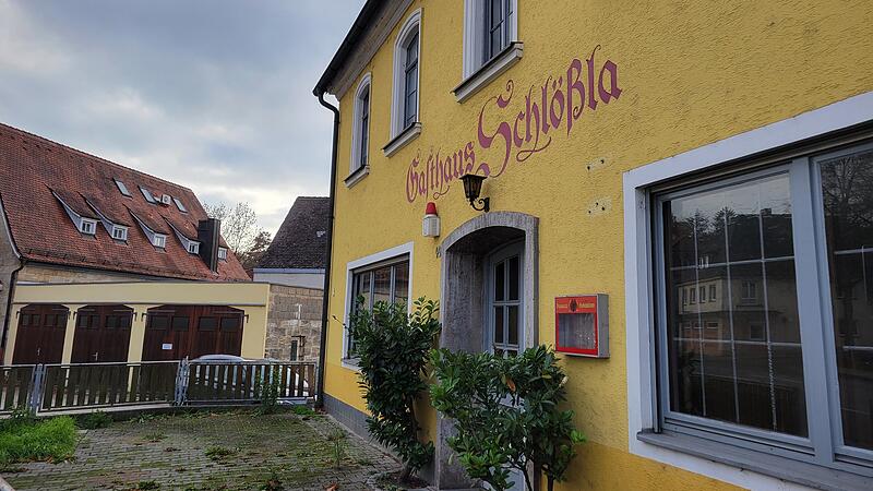Andreas Platanitis will das Gasthaus Schl&ouml;&szlig;la in ein Caf&eacute; und eine Bierbar verwandeln.