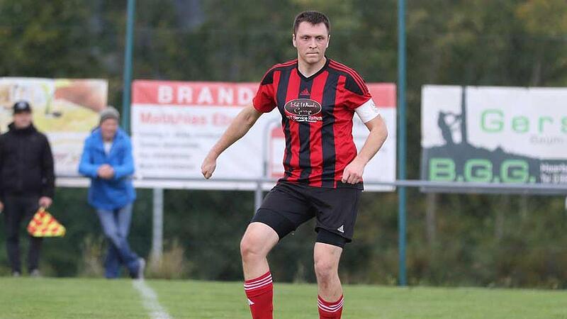 Kapitän Manuel Wisnewski und die SG Gundelsdorf/Reitsch haben zuletzt alle vier Spiele in der Kreisklasse Kronach 4 gewonnen. Kapitän Manuel Wisnewski und die SG Gundelsdorf/Reitsch haben zuletzt alle vier Spiele in der Kreisklasse Kronach 4 gewonnen.