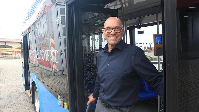 Werner Vogel, 57, h&auml;tten den Wasserstoffbus am liebsten schon morgen in seiner Flotte.