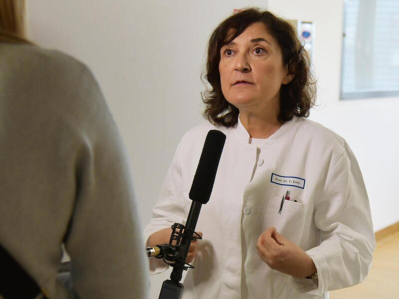 Prof. Dr. (TR) Yesim Erim ist Sprecherin des neuen Post-COVID-Zentrums des Uniklinikums Erlangen. Prof. Dr. (TR) Yesim Erim ist Sprecherin des neuen Post-COVID-Zentrums des Uniklinikums Erlangen.