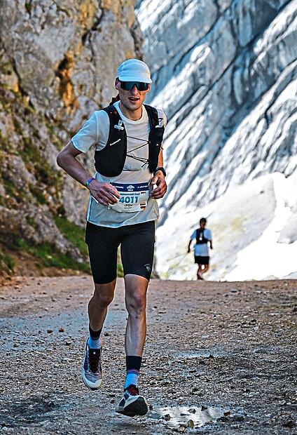 Der Stadtsteinacher Leon Sch&uuml;bel bew&auml;ltigte beim Zugspitz-Ultratrail den 44 Kilometer langen Mittenwald-Trail als Drittschnellster.sportograf