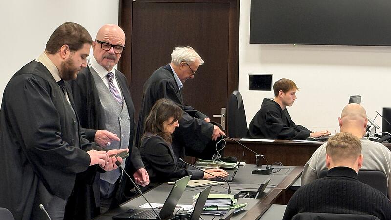 Kopf-Schuss Die Verteidiger und ihre Mandanten im sogenannten Kopfschuss-Prozess.
