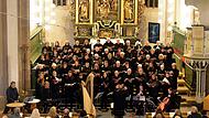Mit dem Requiem von John Rutter führte die Kulmbacher Kantorei am Totensonntag zusammen mit einem Instrumentalensemble ein außergewöhnliches Werk auf.