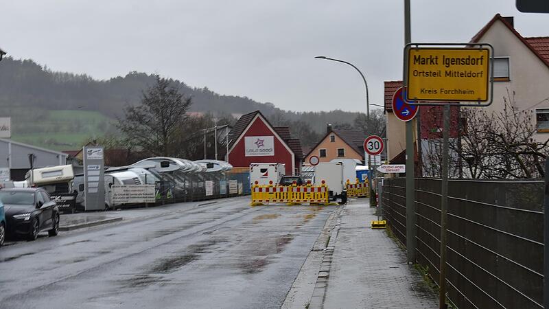 In Igensdorf ist die Ortsdurchfahrt gesperrt. Die meisten Gesch&auml;fte sind dennoch erreichbar.Forchheim & Fr&auml;nkische Schweiz