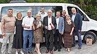 Bürgermeisterin Miroslava Pelc bedankte sich bei Landrat Wilhelm Schneider für die wertvolle Unterstützung. Mit im Bild Pavlo Osipov, stellvertretende Landrätin Birgit Bayer, Geschäftsleiter Marcus Fröhlich, Landrat Dariusz Pilsniak, stellvertrete...