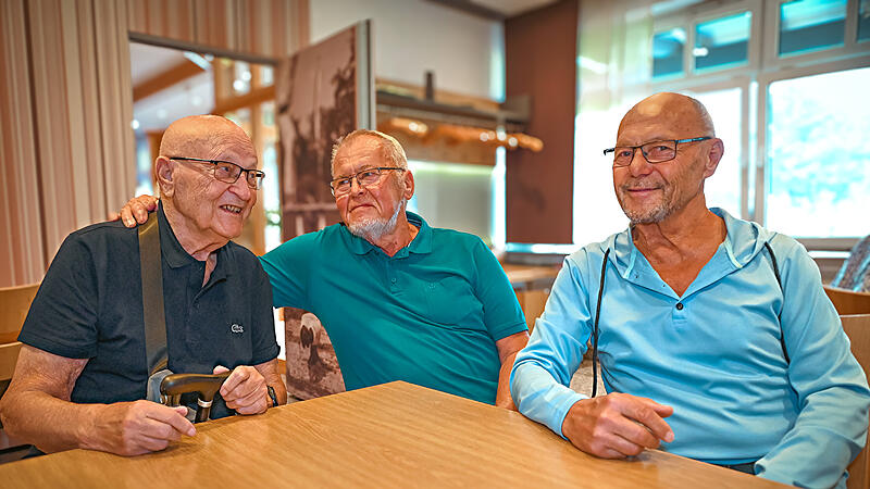 65 Jahre nach ihrer Lehrer treffen sich Bosch-Mitarbeiter in Bamberg