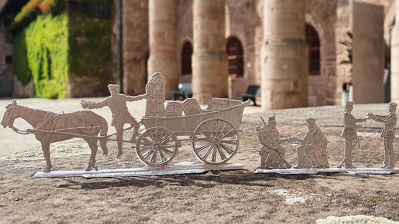 Bier f&uuml;r die Preu&szlig;en bei ihrem Mainfeldzug 1866: Auf einem Marketenderwagen sind frische Bierf&auml;sser eingetroffen. Einige Soldaten lassen sich den Trunk schon mal schmecken lassen. Im Sch&ouml;nen Hof der Plassenburg aufgestellt, die bis 1806 preu&szlig;ische...