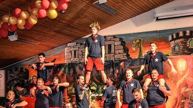 Das Männerballett aus Wiesentheid holt den australischen Dschungel nach Aura.