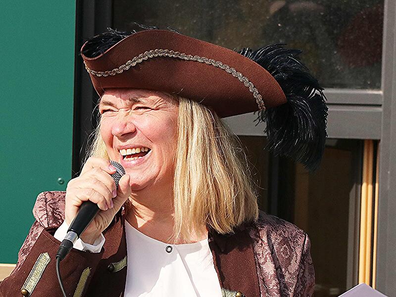 Pure Freude strahlt Constanze Schemberg, Leiterin des Kinderhauses Wunderland aus, als sie die Gäste willkommen hieß.