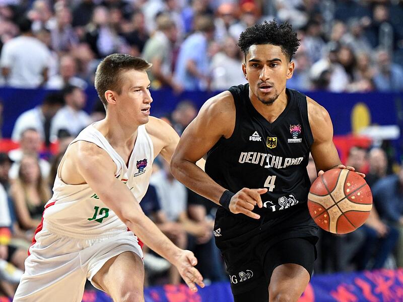 Maodo Lo (rechts) appellierte an die Berliner, am Dienstag zum Viertelfinale die Halle zu füllen und das deutsche Team zu unterstützen.