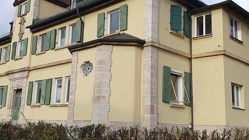 Das ehemalige Schwesternhaus in Aisch: Es k&ouml;nnte zum Haus des Dorfes werden.