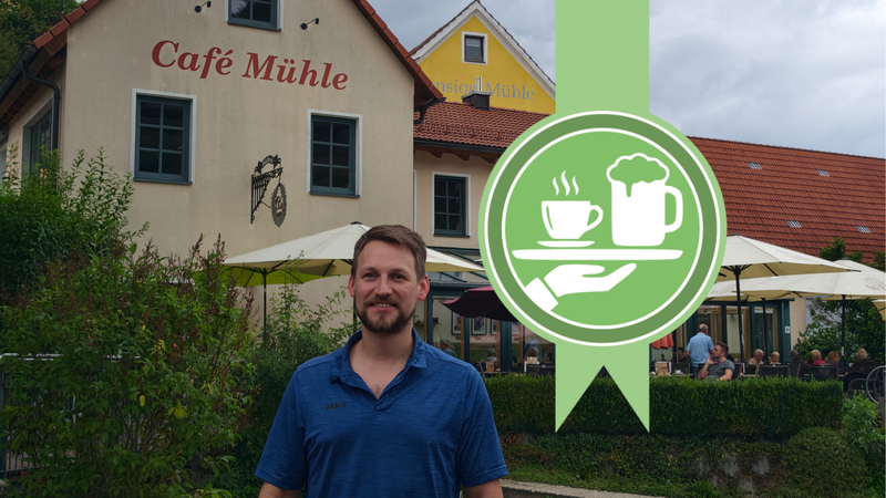 Genuss am Wegesrand: Michael Wirth vor seinem Café Mühle in EgloffsteinForchheim & Fränkische Schweiz Genuss am Wegesrand: Michael Wirth vor seinem Café Mühle in EgloffsteinForchheim & Fränkische Schweiz
