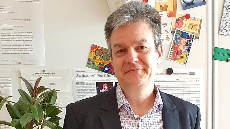 Alois Selder leitet das Gymnasium in Höchstadt Seit 2023 ist Alois Selder Schulleiter des Gymnasiums in Höchstadt an der Aisch.