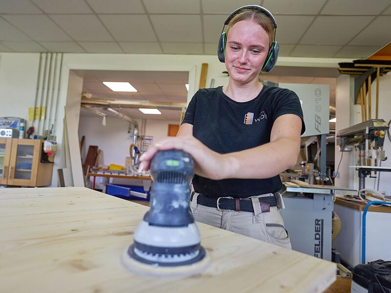 Ausbildung zur Tischlerin - Leonie Bothe Ausbildung zur Tischlerin - Leonie Bothe