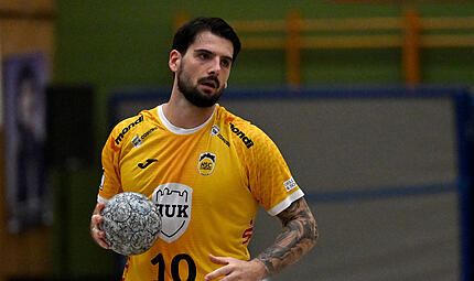 Pfadi Winterthur vs. HSC 2000 Coburg - 35. Erima Linden-Cup 03.-08.08.2026 HSC-Neuzugang Savas Savas war im Spiel gegen Hüttenberg eher unauffällig. Die Coburger unterlagen knapp mit 28:29.