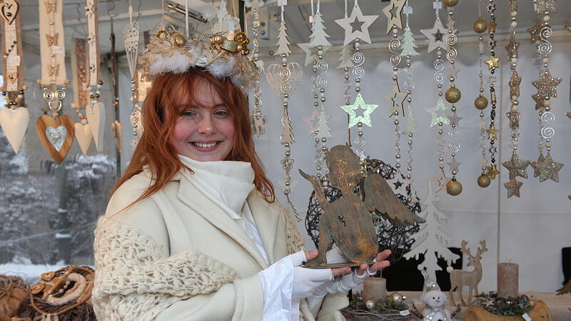 Das Blaicher Christkind freut sich: Am 3. Advent ist Weihnachtsmarkt im Mönchshof. Das Blaicher Christkind freut sich: Am 3. Advent ist Weihnachtsmarkt im Mönchshof.