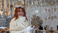 Das Blaicher Christkind freut sich: Am 3. Advent ist Weihnachtsmarkt im Mönchshof.