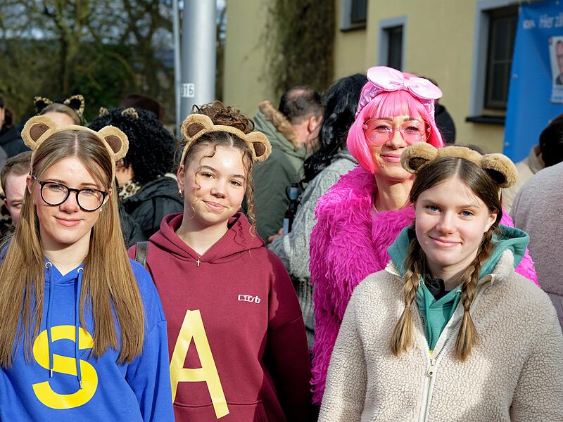 Faschingsumzug in Hirschaid 2026Mit Drachen und Pok&eacute;mon: Faschingsumzug in Hirschaid