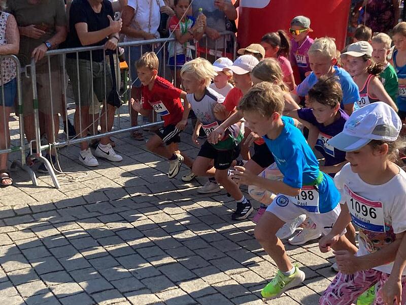 Samstag Kinderläufe Fränkische Schweiz Marathon 2024 Samstag Kinderläufe Fränkische Schweiz Marathon 2024
