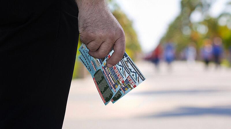 BetrugsfirmaForchheim & Fränkische Schweiz Per Flyer inserieren immer wieder Firmen, die viele Leistungen für wenig Geld versprechen. Meisterbetriebe und Polizei warnen.