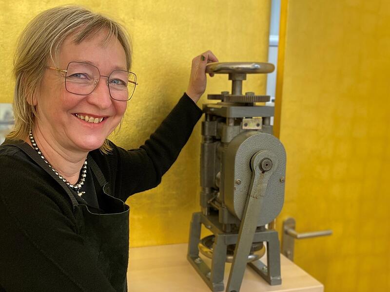 Dorothee Riechardt arbeitet in Bad Kissingen als Goldschmiede-Meisterin. Dorothee Riechardt arbeitet in Bad Kissingen als Goldschmiede-Meisterin.