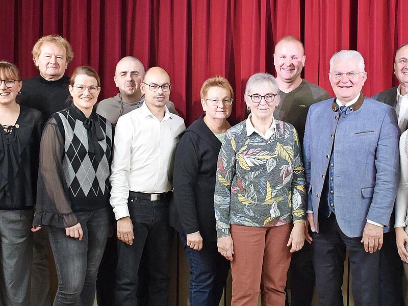 Freudige Gesichter beim Ehrungsabend des TSV Harsdorf. Freudige Gesichter beim Ehrungsabend des TSV Harsdorf.
