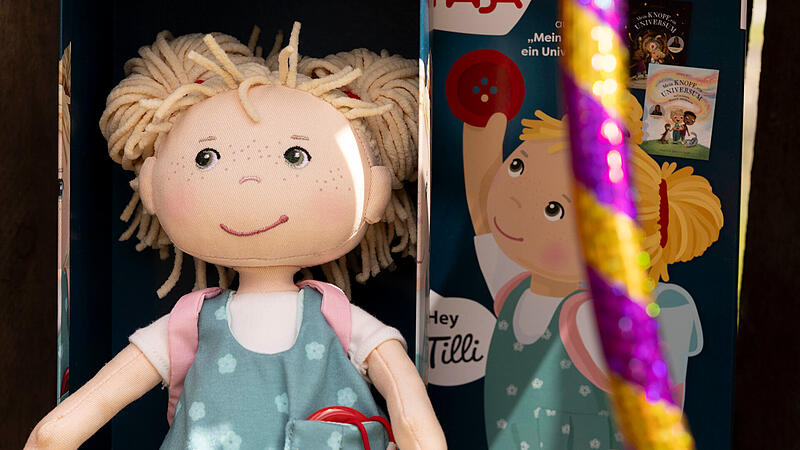 Die Stoffpuppe Tilli aus dem Hause Haba ist ein Projekt mit der Influencerin Carmushka.