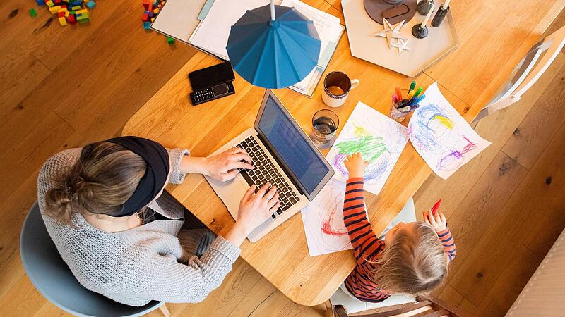 Homeoffice und Kinderbetreuung: Spagat für Mütter in der Pandemie.Forchheim & Fränkische Schweiz