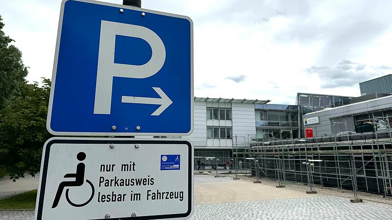 Behindertenparkplatz am KlinikumForchheim & Fränkische Schweiz Behindertenparkplatz am Klinikum