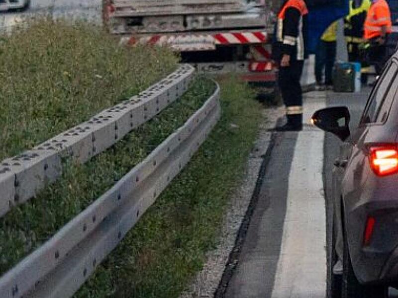 Autobahn, Unfall, Leitplanke, Mittelschutzplanke Autobahn, Unfall, Leitplanke, Mittelschutzplanke