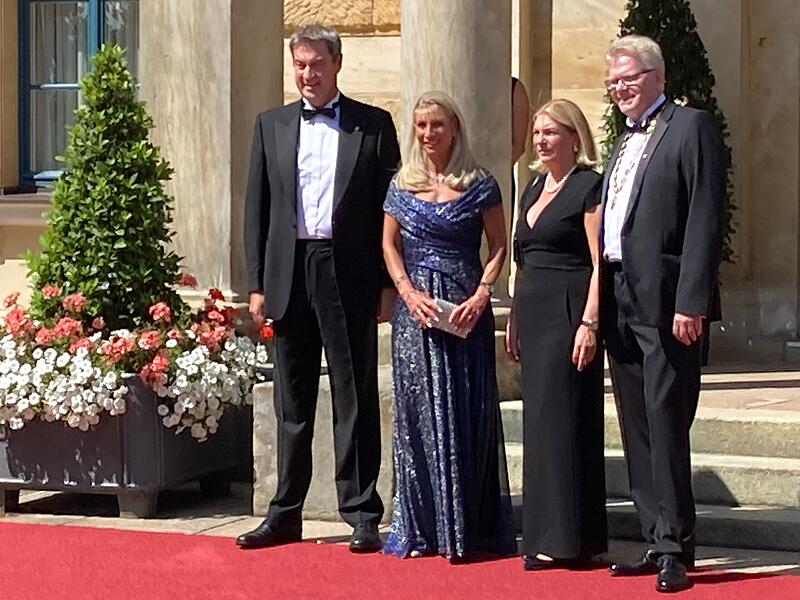 Der bayerische Ministerpr&auml;sident Markus S&ouml;der mit seiner Ehefrau Karin.