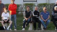 Gerd Schimmer (Mitte) ist mit der Kaderplanung der DJK Bamberg f&uuml;r die Mission Klassenerhalt in der Bayernliga weit fortgeschritten.
