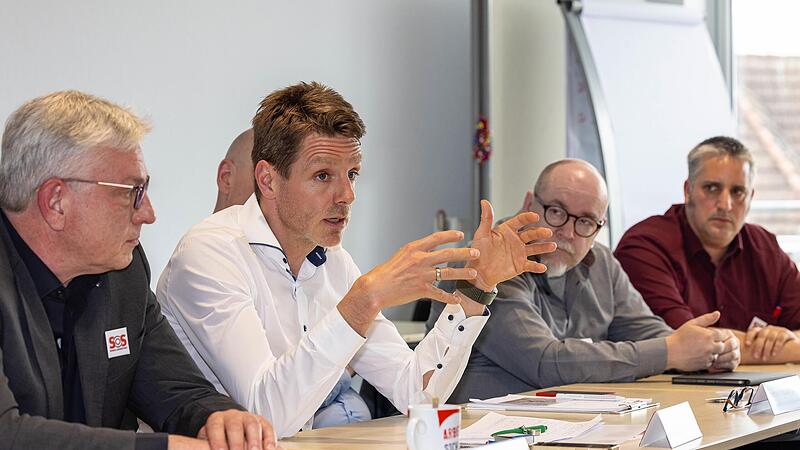 IG Metall und die Betriebsratsvorsitzenden von ZF, SKF, Schaeffler und Bosch Rexroth haben über die angespannte Situation der Industrie in der Region Schweinfurt und Main-Rhön informiert. Von links: Norbert Völkl, Thomas Höhn, Oliver Moll und Seba... IG Metall und die Betriebsratsvorsitzenden von ZF, SKF, Schaeffler und Bosch Rexroth haben über die angespannte Situation der Industrie in der Region Schweinfurt und Main-Rhön informiert. Von links: Norbert Völkl, Thomas Höhn, Oliver Moll und Seba...