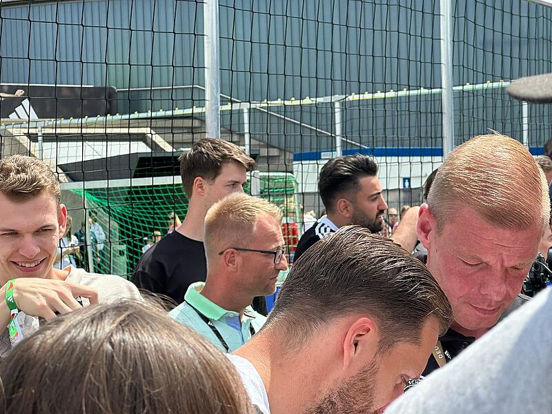 DFB-Torwandschießen in HerzogenaurachDFB-Torwandschießen in Herzogenaurach DFB-Torwandschießen in HerzogenaurachDFB-Torwandschießen in Herzogenaurach