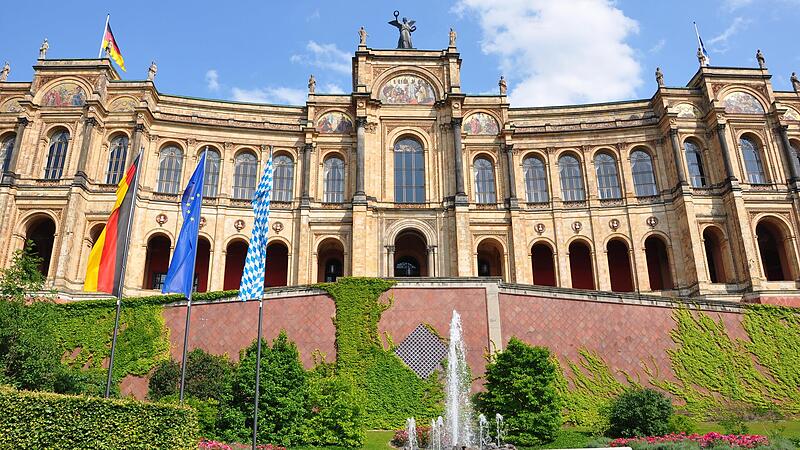 Da wollen sie rein, die Direktkandidaten im Stimmkreis Erlangen-H&ouml;chstadt. Das Maximilianeum in M&uuml;nchen ist Sitz des bayerischen Landtags.