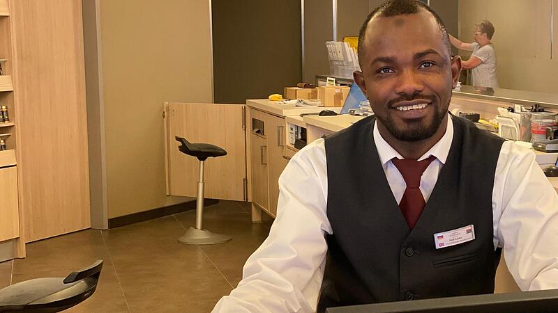 Hadi Kabba aus Gambia hat einen Ausbildungsplatz im Parkhotel Cup Vitalis gefunden.
