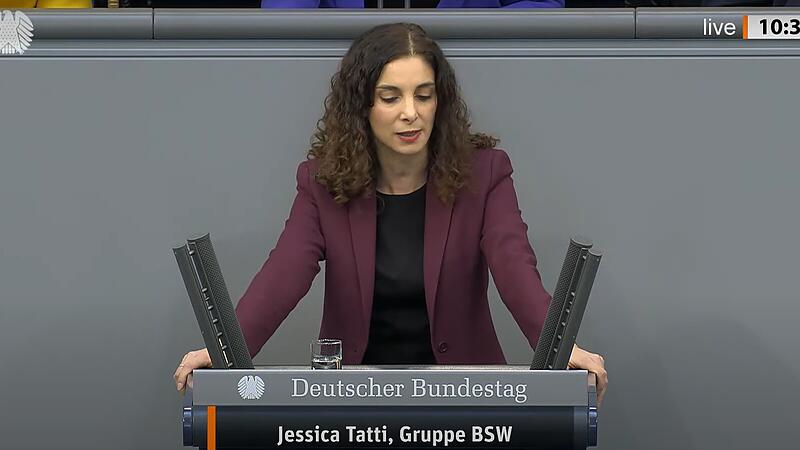 Jessica Tatti bei ihrer Rede im Bundestag Jessica Tatti bei ihrer Rede im Bundestag