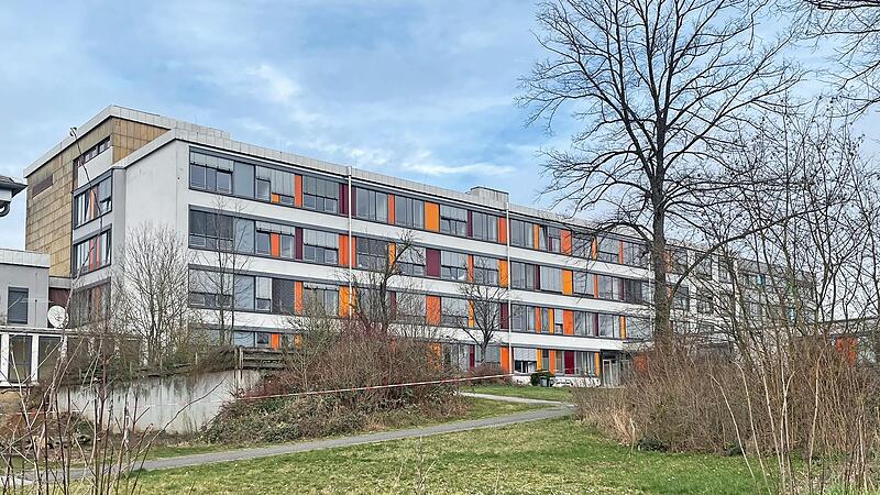 Moderne Technik in den nicht mehr ganz so modernen Räumen: Die Haßberg-Kliniken gehen den digitalen Weg. Moderne Technik in den nicht mehr ganz so modernen Räumen: Die Haßberg-Kliniken gehen den digitalen Weg.