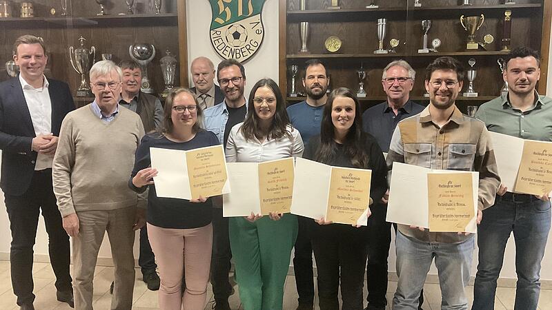 Ehrungen durch den bayerischen Landessportverband f&uuml;r herausragendes Engagement beim SV Riedenberg.