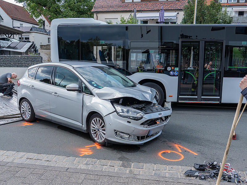 Insgesamt waren mehrere Fahrzeuge in den Unfall verwickelt.