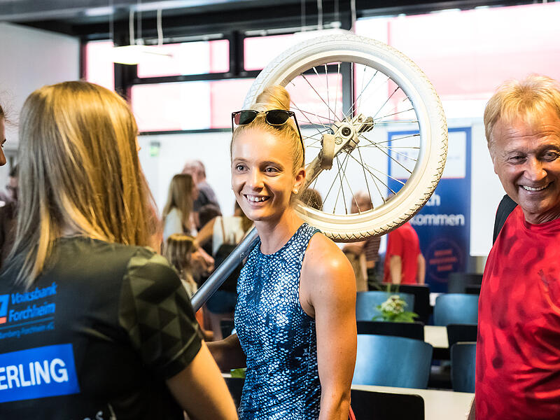 Freestyle-Einradfahrerin Lisa Hanny trat als Showact auf.